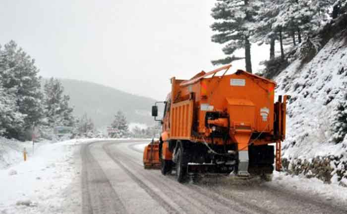 Salt for De-icing Roads, de-icing of roads, de-icing of highways and salt, salt for highways, salt for de-icing highways